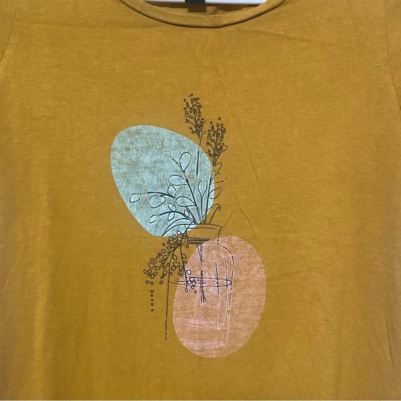 Vero Moda women's XS mustard yellow baby graphic tee cotton/modal blend EUC - Picture 6 of 7